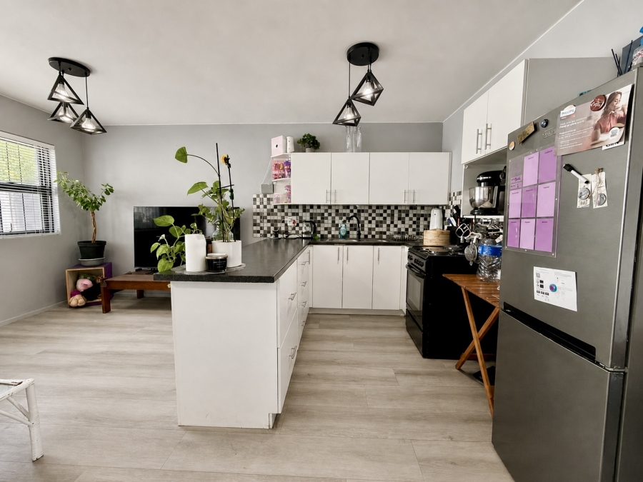 2 Bedroom Property for Sale in Table View Western Cape